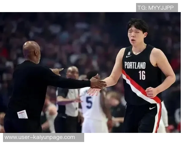 杨瀚森连续三场未能上场比赛仍在替补席上等待机会 杨瀚森连续三场未能上场比赛仍在替补席上等待机会